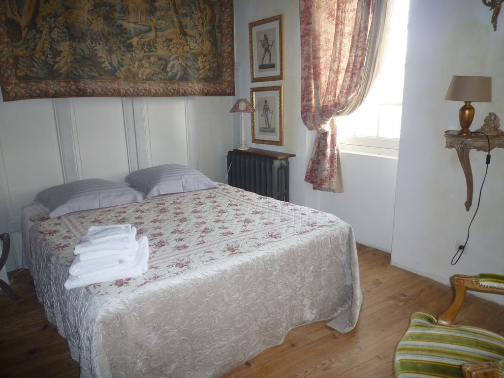 Manoir De La Chapelle Bed & Breakfast Conde-sur-Sarthe Room photo